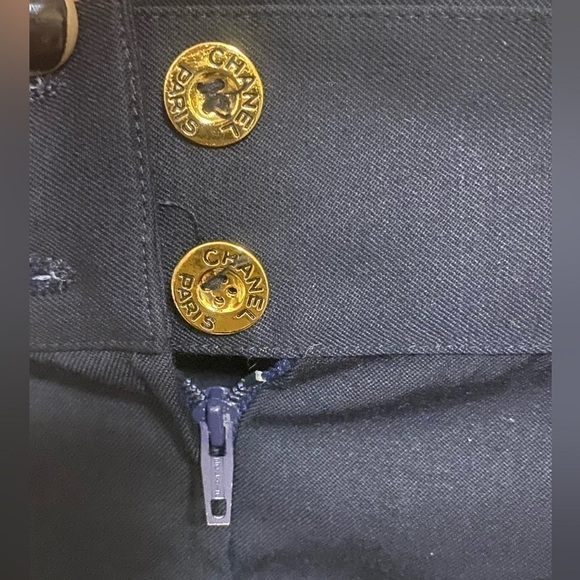 Chanel skirt in pre loved very good condition size 44 - Picture 5 of 10